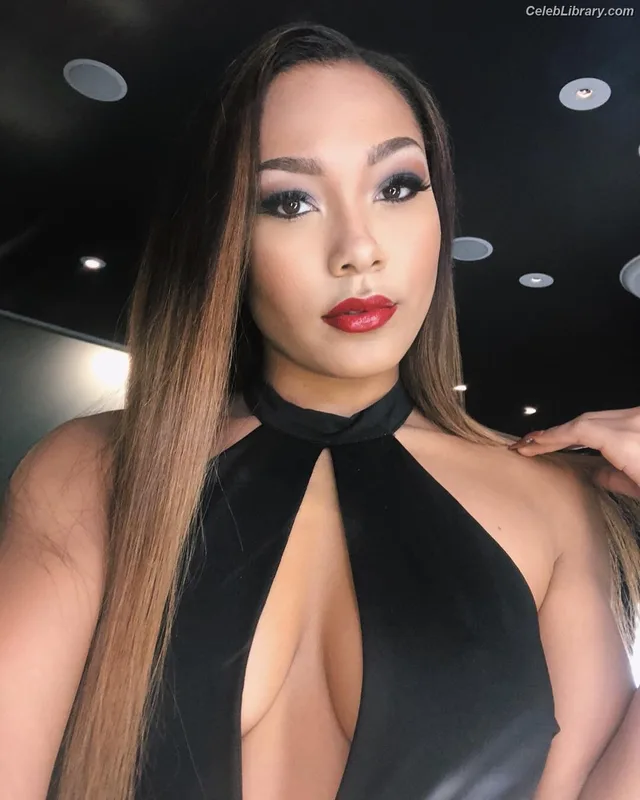 Parker McKenna Posey photo 19 of 797