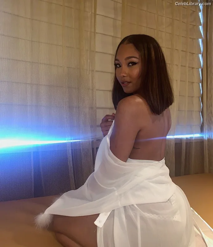 Parker McKenna Posey photo 24 of 797