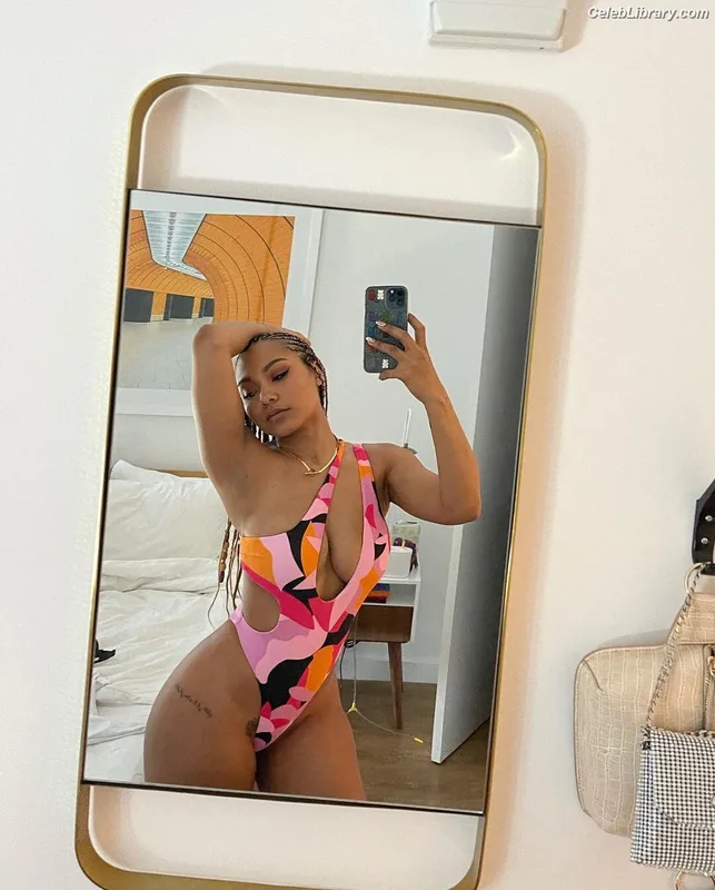 Parker McKenna Posey photo 23 of 797