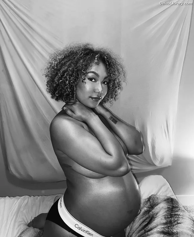 Parker McKenna Posey photo 1 of 797