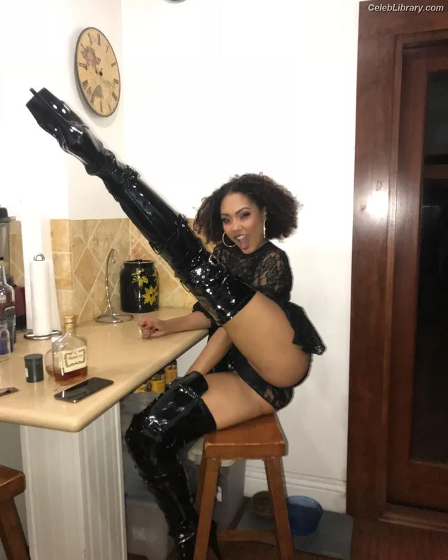 Parker McKenna Posey photo 10 of 797