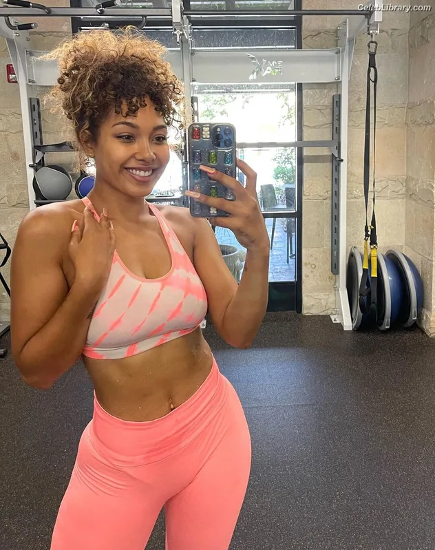 Parker McKenna Posey photo 2 of 797