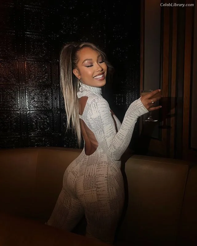 Parker McKenna Posey photo 12 of 797