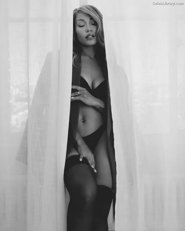 Parker McKenna Posey photo 24 of 797