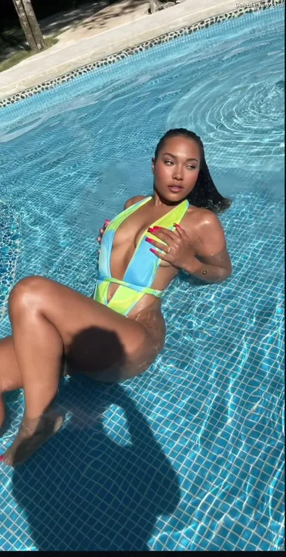 Parker McKenna Posey photo 2 of 797