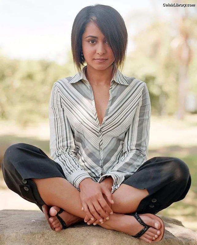 Parminder Nagra photo 3 of 10