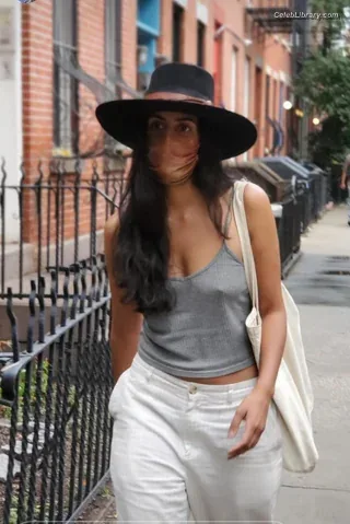 Parveen Kaur photo 13 of 42