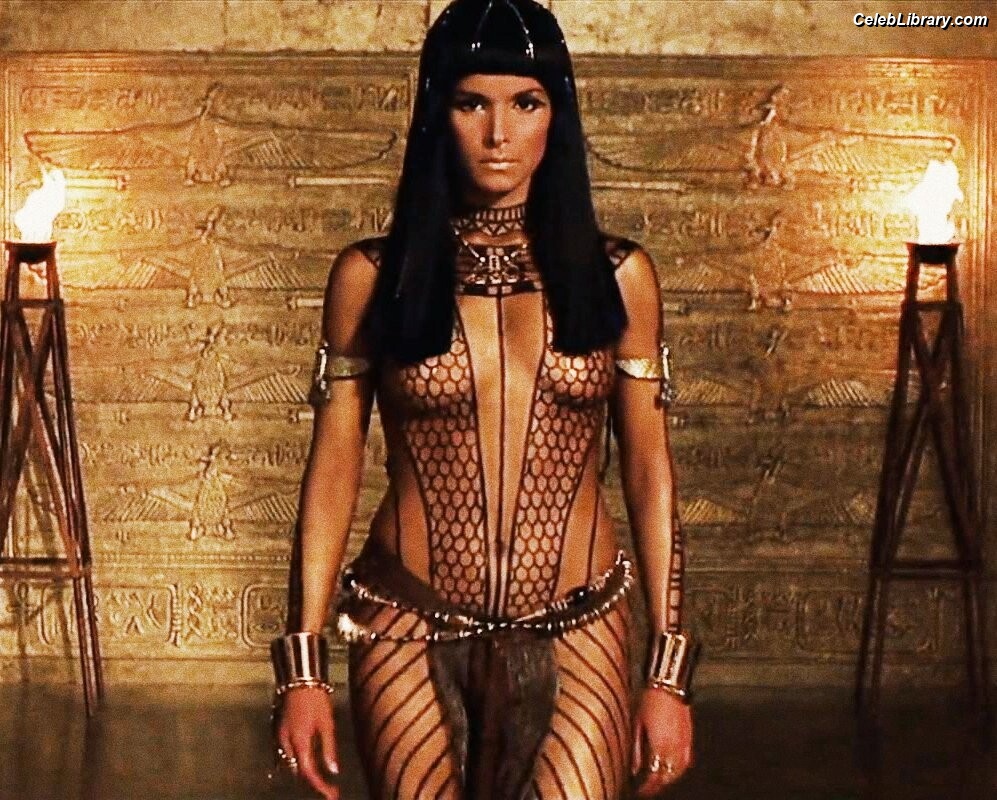 Patricia Velasquez photo 3 of 54