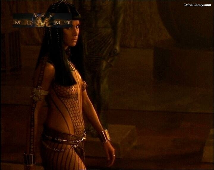 Patricia Velasquez photo 21 of 54