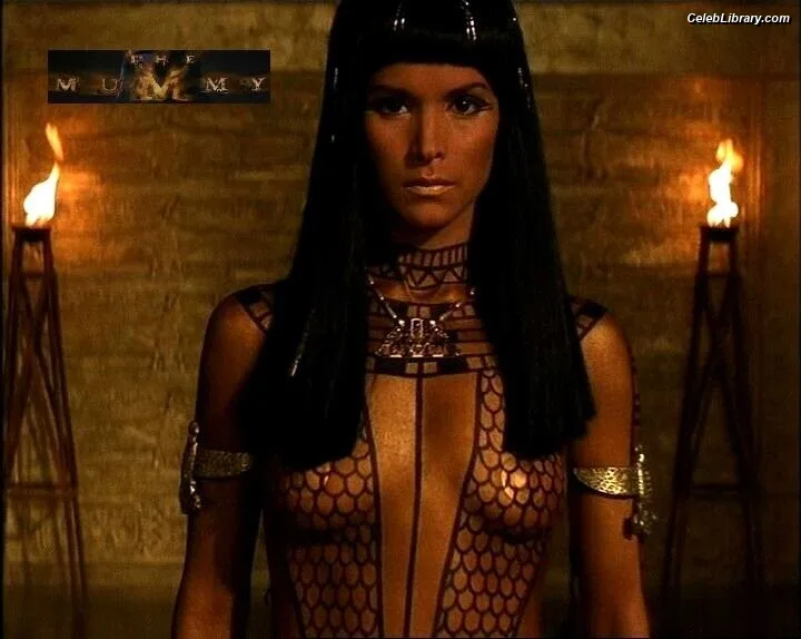 Patricia Velasquez photo 6 of 54