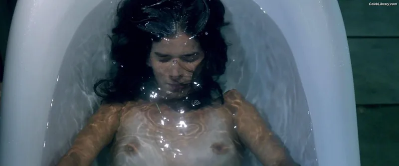Patricia Velasquez photo 5 of 54