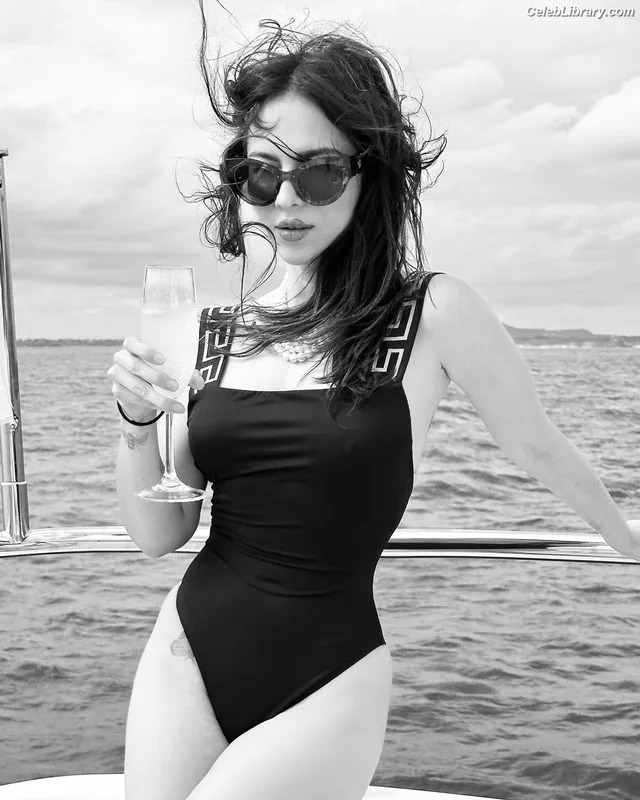 Paty Cantu photo 1 of 84