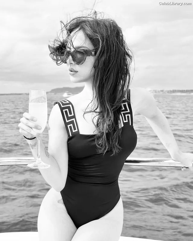 Paty Cantu photo 2 of 84