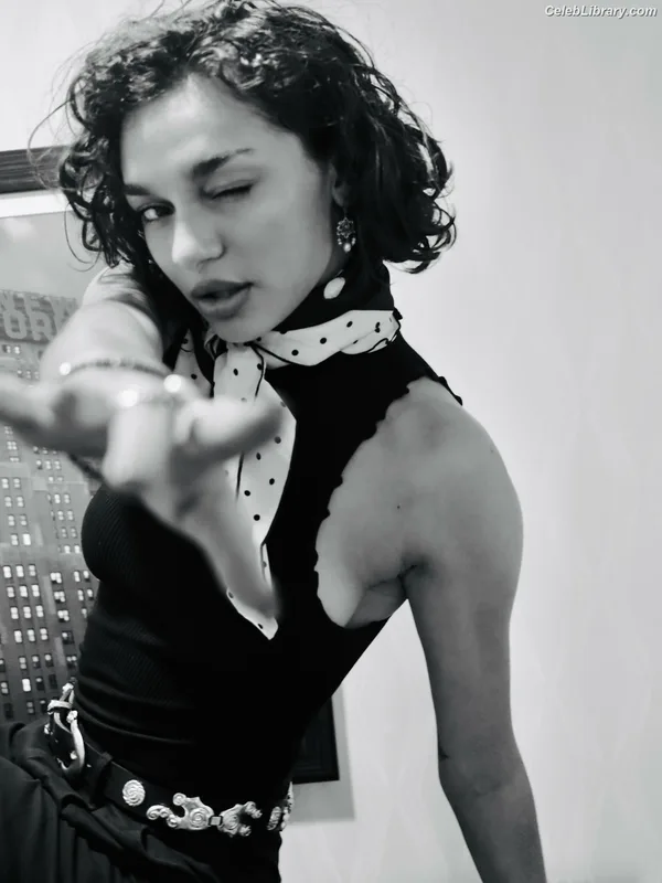 Paulina Chávez photo 12 of 86