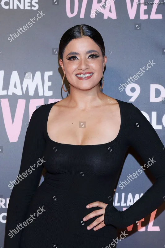 Paulina Gaitan photo 12 of 30