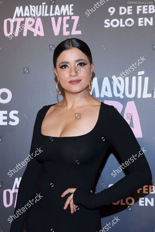 Paulina Gaitan photo 14 of 30