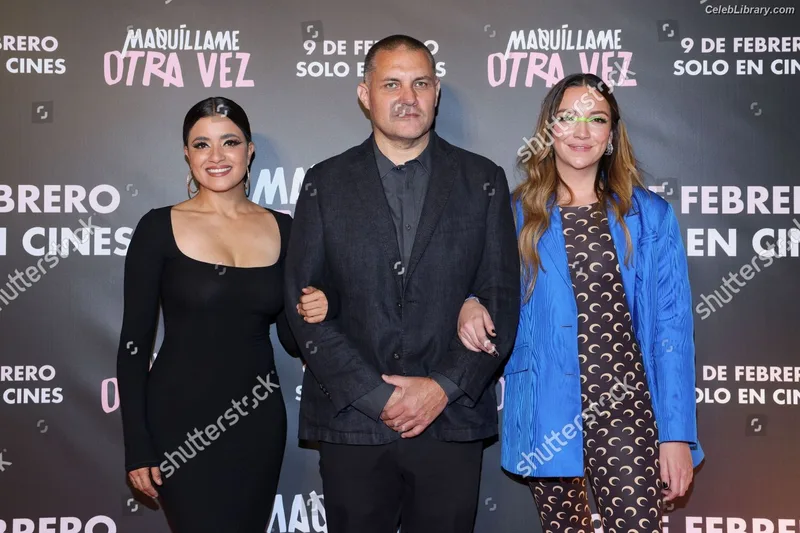 Paulina Gaitan photo 18 of 30