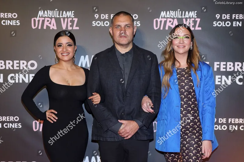 Paulina Gaitan photo 19 of 30
