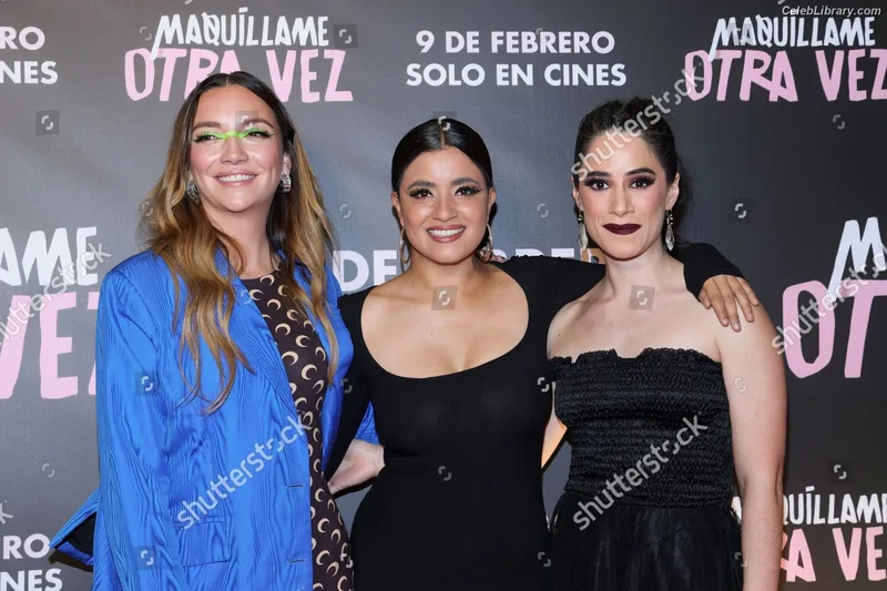 Paulina Gaitan photo 2 of 30