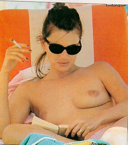 Paulina Porizkova photo 11 of 52