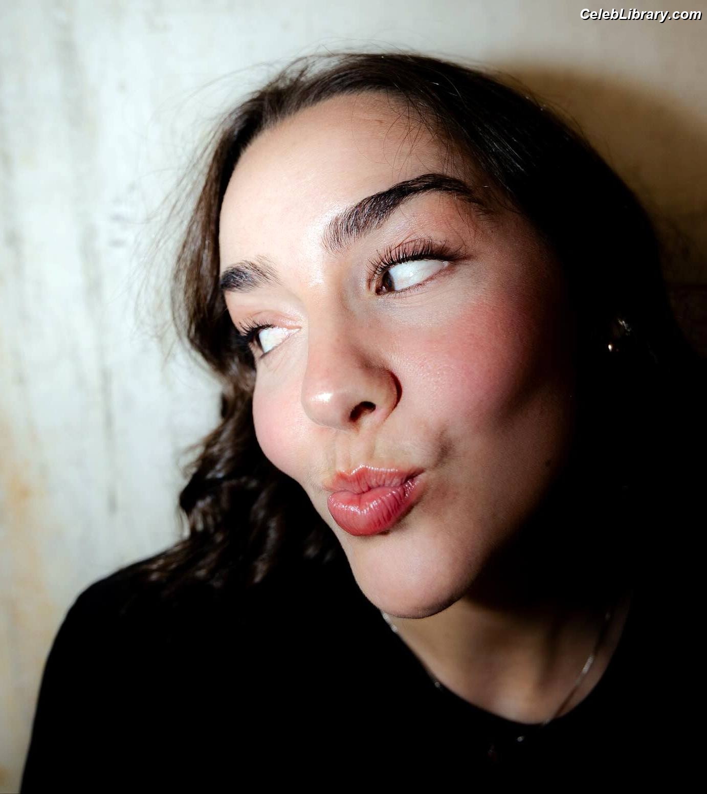 Pauline Astier photo 4 of 45