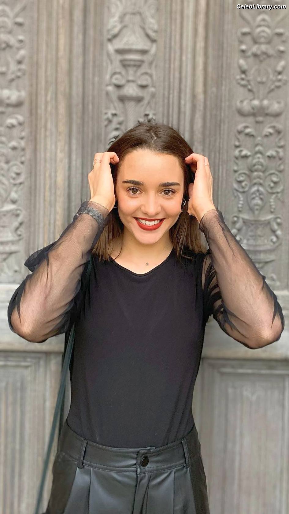Pauline Astier photo 9 of 45