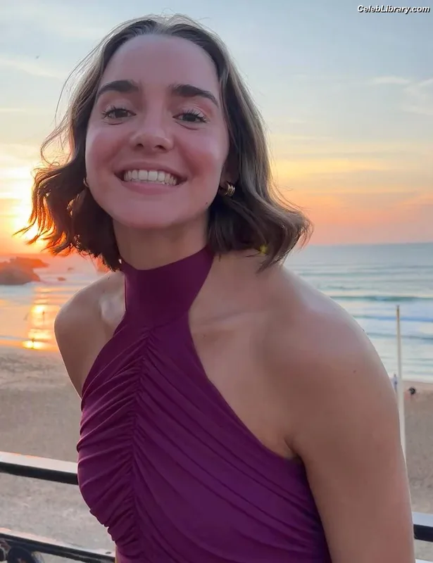 Pauline Astier photo 19 of 45