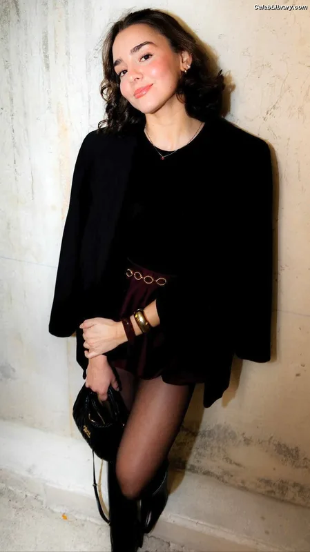 Pauline Astier photo 11 of 45
