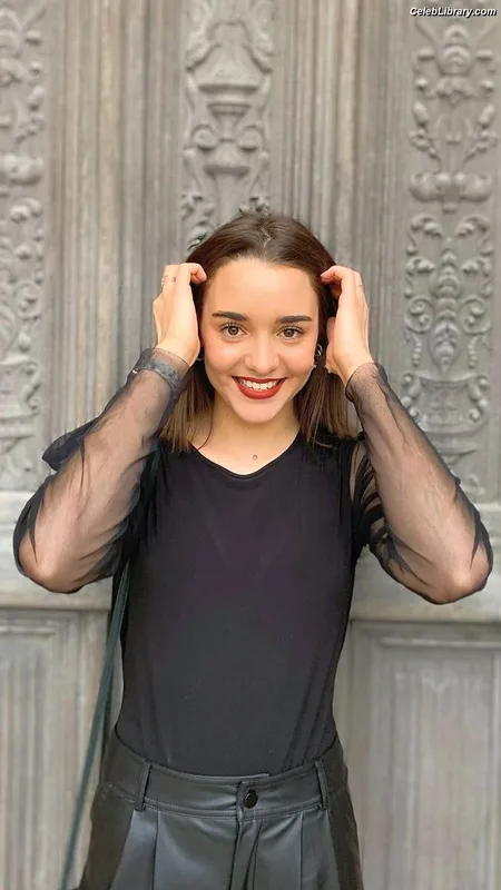 Pauline Astier photo 1 of 45