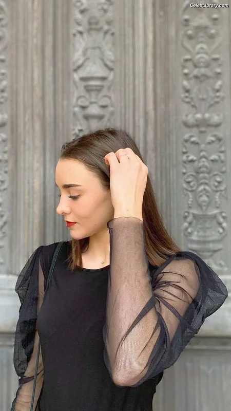 Pauline Astier photo 2 of 45