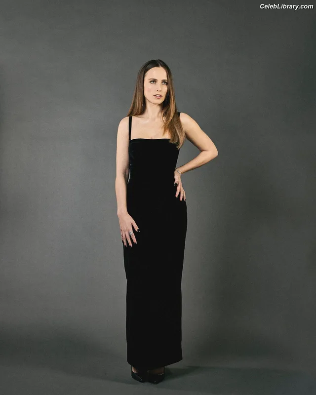 Pauline Chalamet photo 10 of 80