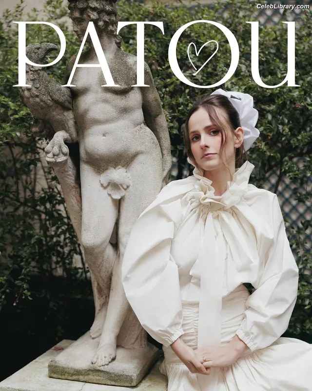 Pauline Chalamet photo 14 of 80