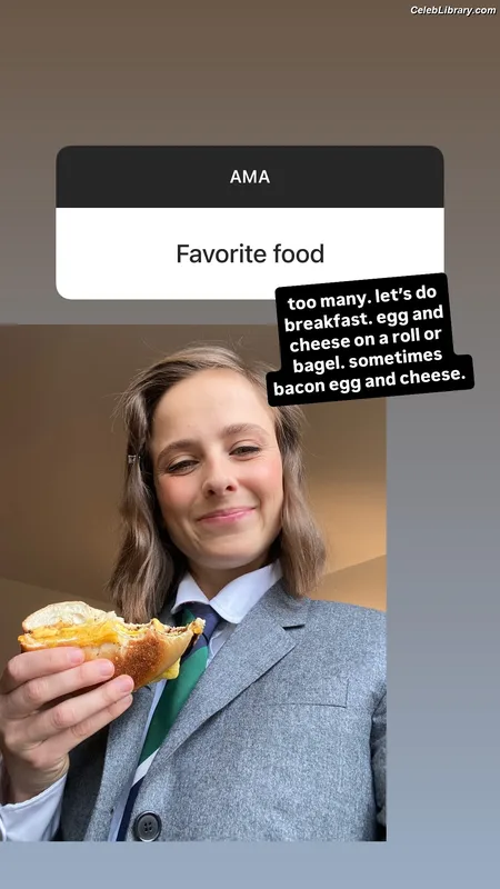 Pauline Chalamet photo 1 of 80