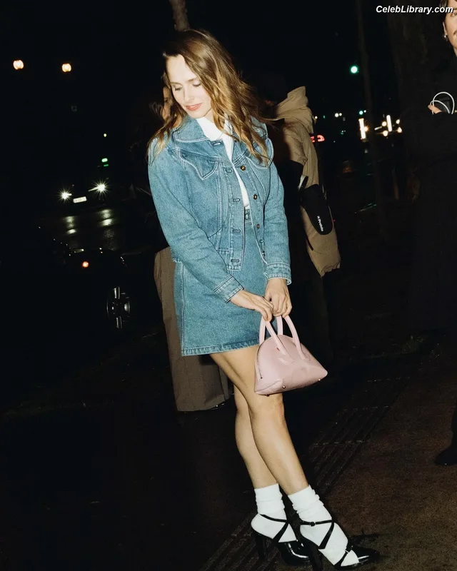Pauline Chalamet photo 17 of 80