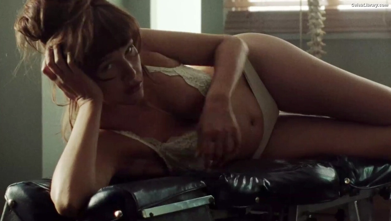 Paz de la Huerta photo 8 of 77