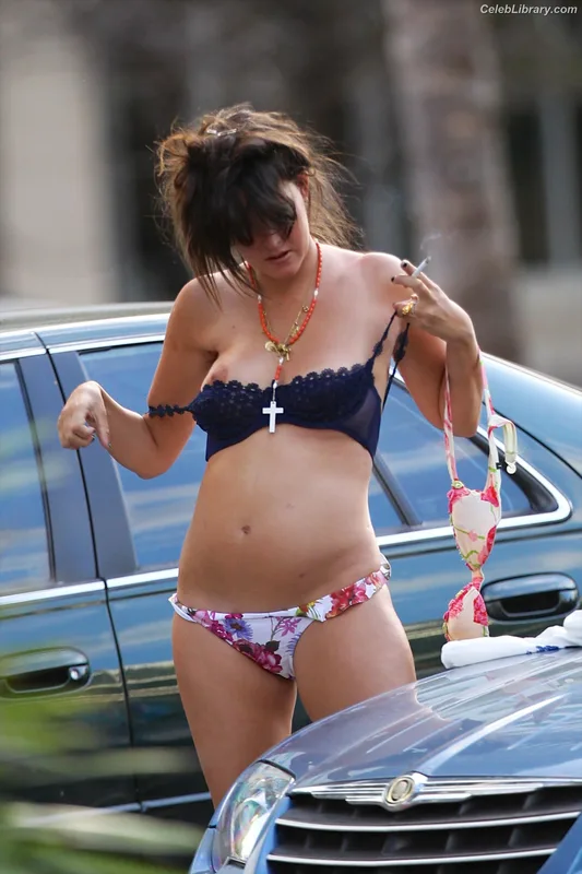 Paz de la Huerta photo 17 of 77