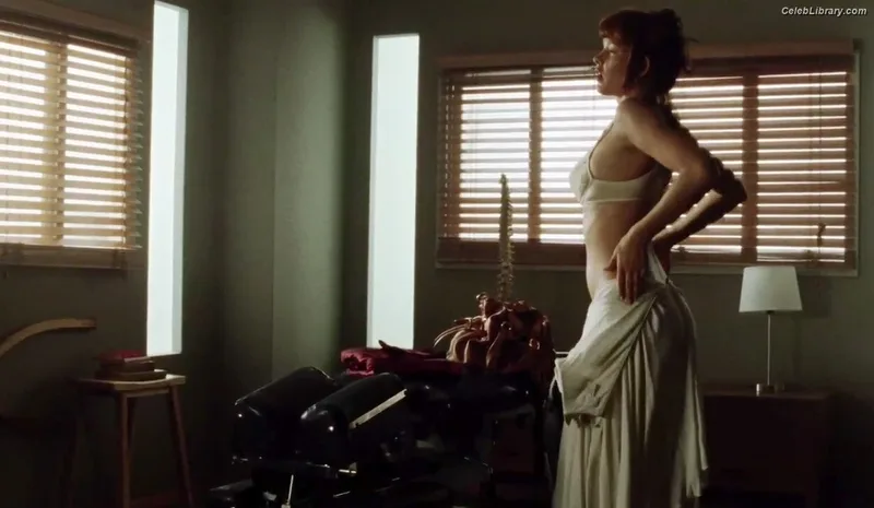 Paz de la Huerta photo 10 of 77