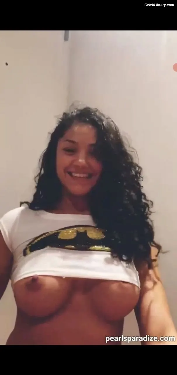 Pearl Gonzalez photo 17 of 360