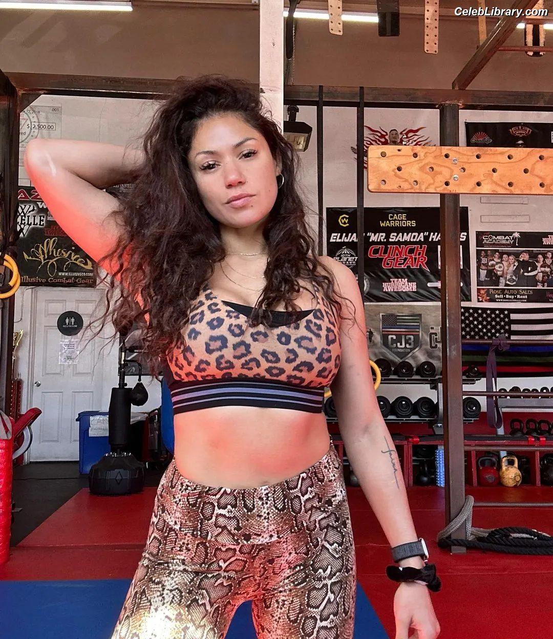 Pearl Gonzalez photo 11 of 360