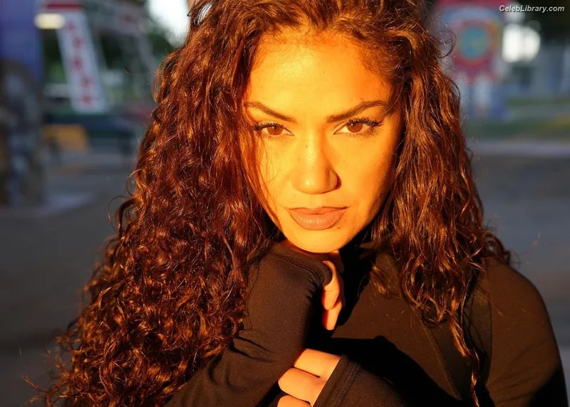 Pearl Gonzalez photo 21 of 359
