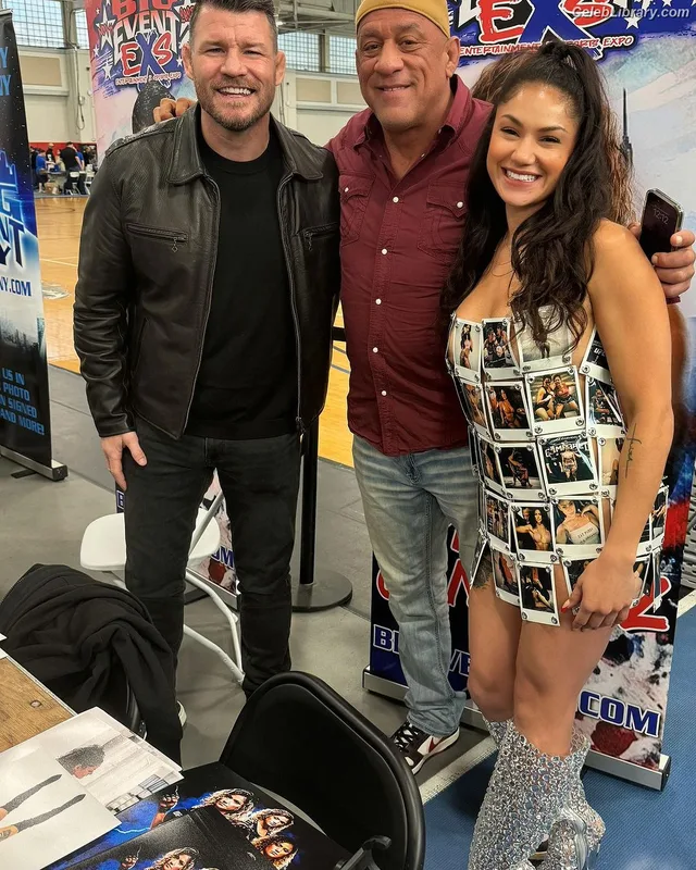 Pearl Gonzalez photo 5 of 359