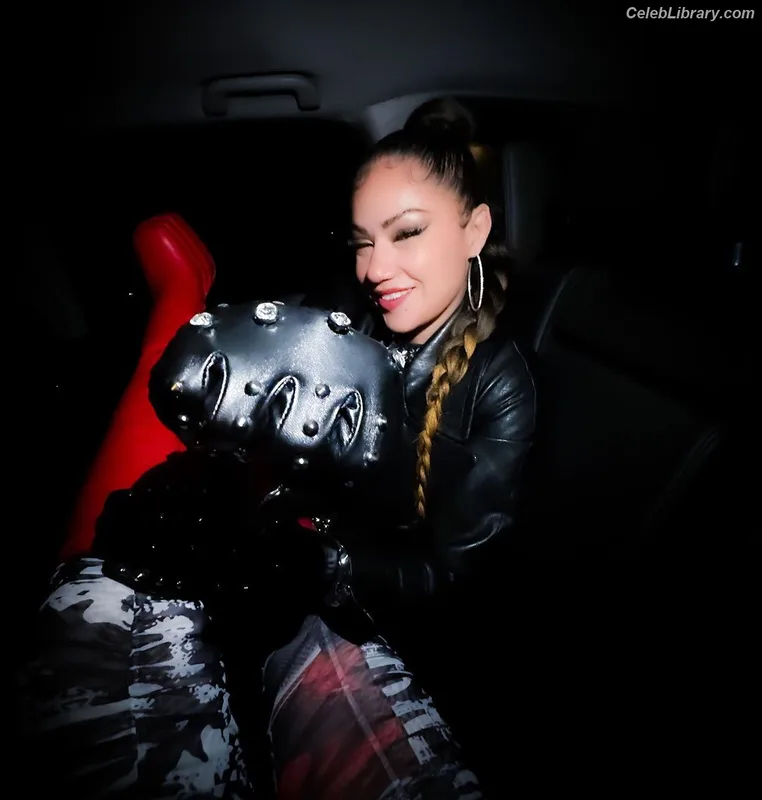 Pearl Gonzalez photo 21 of 359