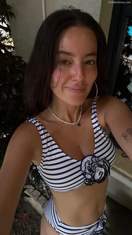 Pelin Akil photo 6 of 156