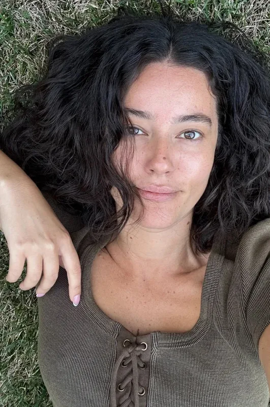 Pelin Akil photo 21 of 156