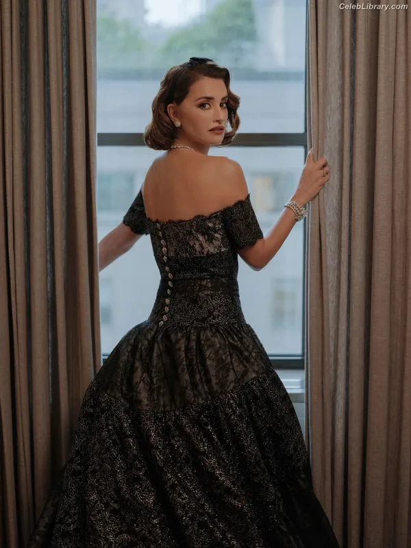 Penelope Cruz photo 19 of 337