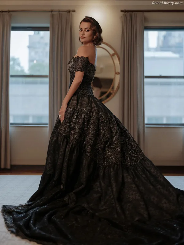 Penelope Cruz photo 20 of 337