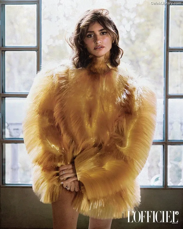 Penelope Cruz photo 3 of 337