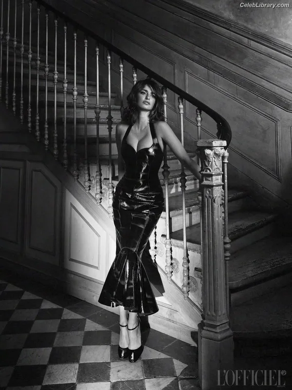 Penelope Cruz photo 17 of 337