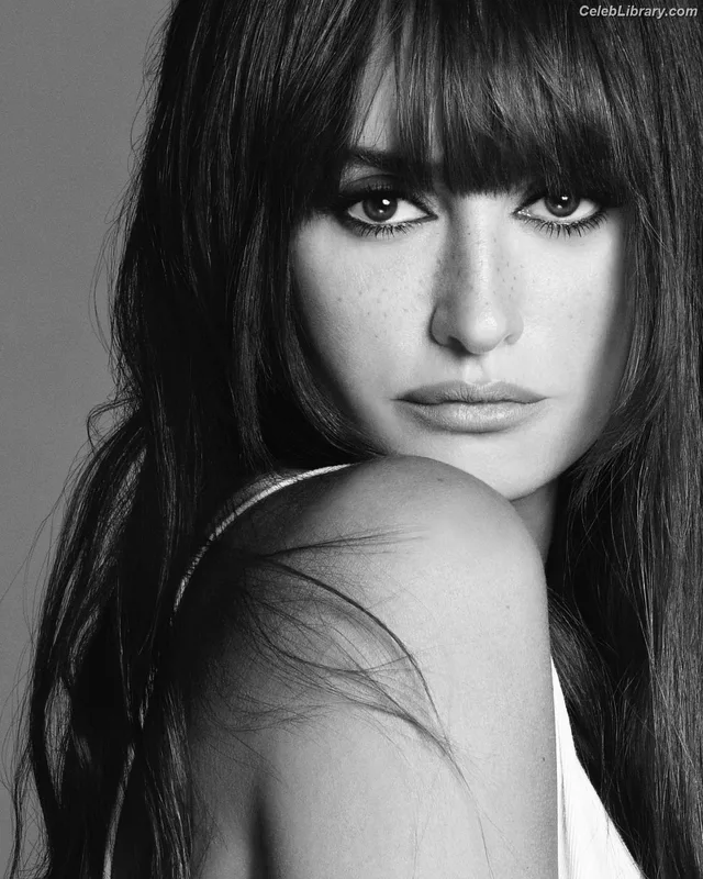 Penelope Cruz photo 3 of 337