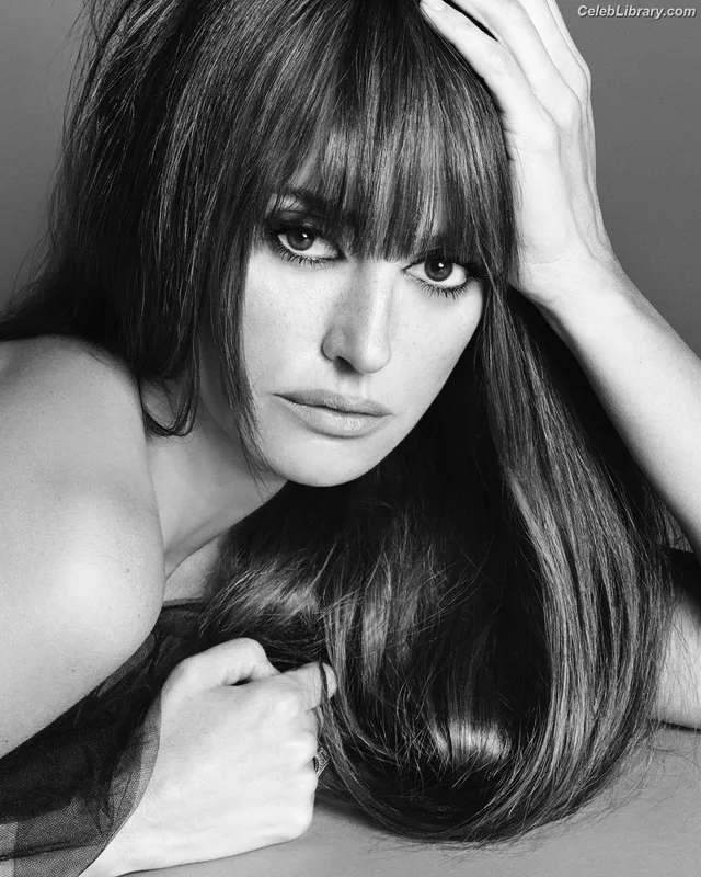 Penelope Cruz photo 6 of 337